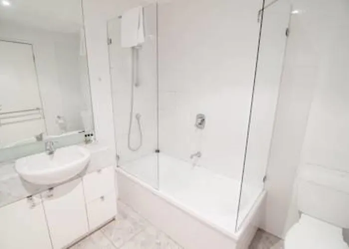 Deluxe Two-Bedroom Apartment